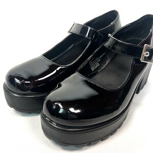 Seychelles Lightweight Lug Sole Patent Mary Jane Heels Size 8.5